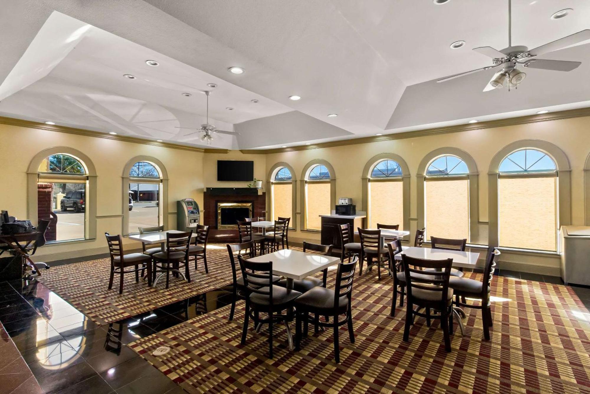 Quality Inn Bay City Tx Buitenkant foto